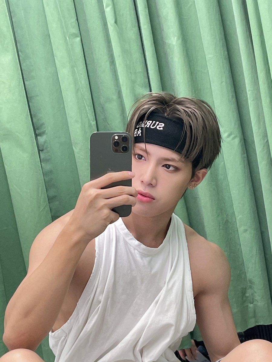 tan__official_'s tweet photo. [#주안] 다시 돌아온 스크래치😏

#티에이엔 #TAN #today_jooan https://t.co/2ORDLYGS65