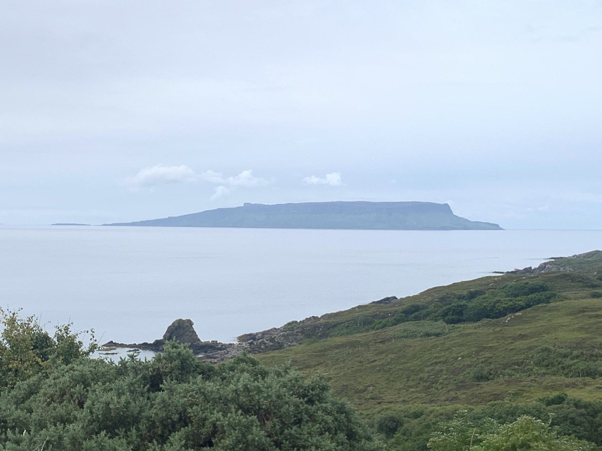 cjmac8531's tweet photo. I officially ran out of road in Skye just now. Views are great. Isle of Rhum in distance https://t.co/r9iiKI1guu