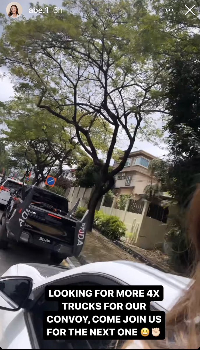 IniRadioMalaya's tweet photo. Lim hooi sean @_abelim you are a real hypocrite. You claim to be running the first Green Campaign, but you're mobilizing 4x4 diesel cars for a convoy, causing traffic jams in Bandar Utama. How green is that? @partimuda https://t.co/tnxCNyApbR