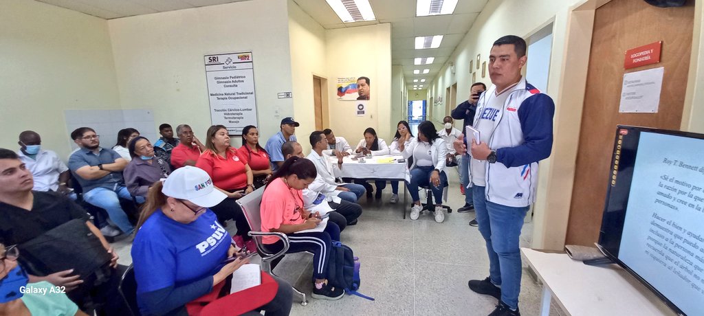 Como cada 1er Sábado del mes se realizó Asamblea Comunitaria de Salud siguiendo la orden de operaciones 0037 de nuestra Ministra Dra. Magaly Gutiérrez.
#JuntosPorCadaLatido
<a href="/NicolasMaduro/">Nicolás Maduro</a>
<a href="/MagaGutierrezV/">Magaly Gutiérrez Viña</a>
<a href="/MinSaludVE/">MPPSalud</a>
<a href="/gestionperfecta/">Carmen Meléndez</a>
<a href="/Nahumjfernandez/">Nahum Fernandez</a>
<a href="/Dr_Gilberto14/">Gilberto Mendoza</a>