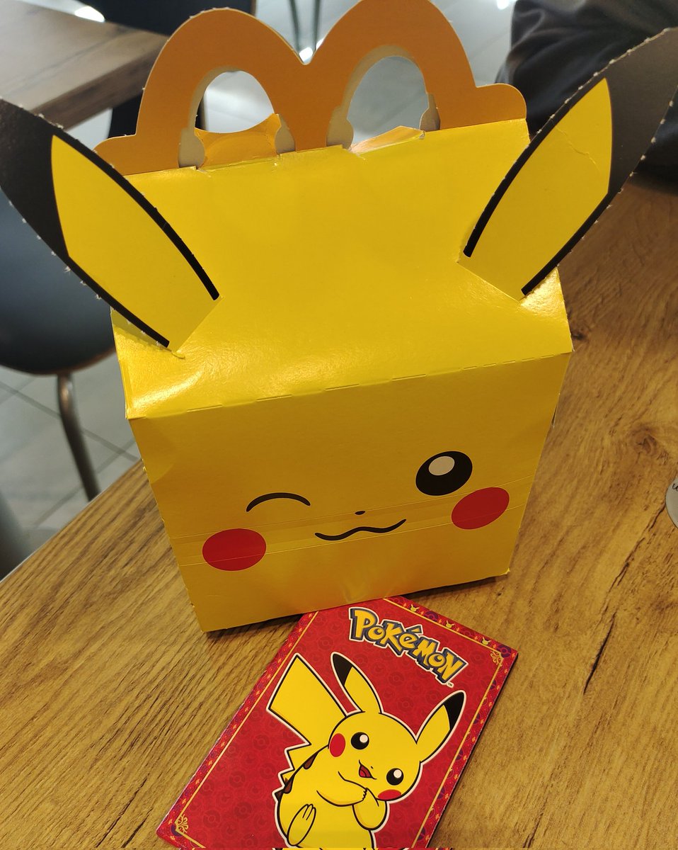 nulidejacky's tweet photo. McDonald's currently has Pokémon cards and this Pikachu "bag" for their happy meal 🤭 I had to buy it to celebrate #PokemonPartywithLAY @layzhang https://t.co/ZzWNdH1Bhf