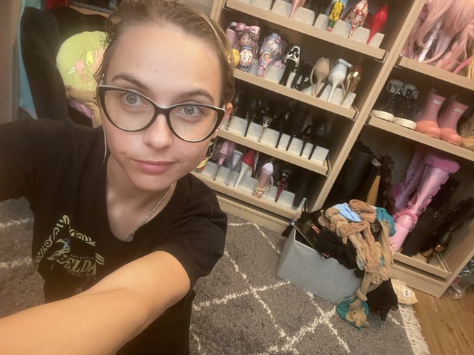 Todays job - finally pair up all these stockings and find the broken ones but wardrobe room is almost<a href="/tag/love"class="tags"><span>#love</span></a><a href="/tag/fashion"class="tags"><span>#fashion</span></a><a href="/tag/pinup"class="tags"><span>#pinup</span></a><a href="/tag/stockings"class="tags"><span>#stockings</span></a><a href="/tag/pinupgirl"class="tags"><span>#pinupgirl</span></a><a href="/tag/pinupdoll"class="tags"><span>#pinupdoll</span></a>