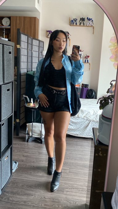 Stepping outieee https://t.co/7zzQogZfzC<a href="/tag/mvsales"class="tags"><span>#mvsales</span></a>