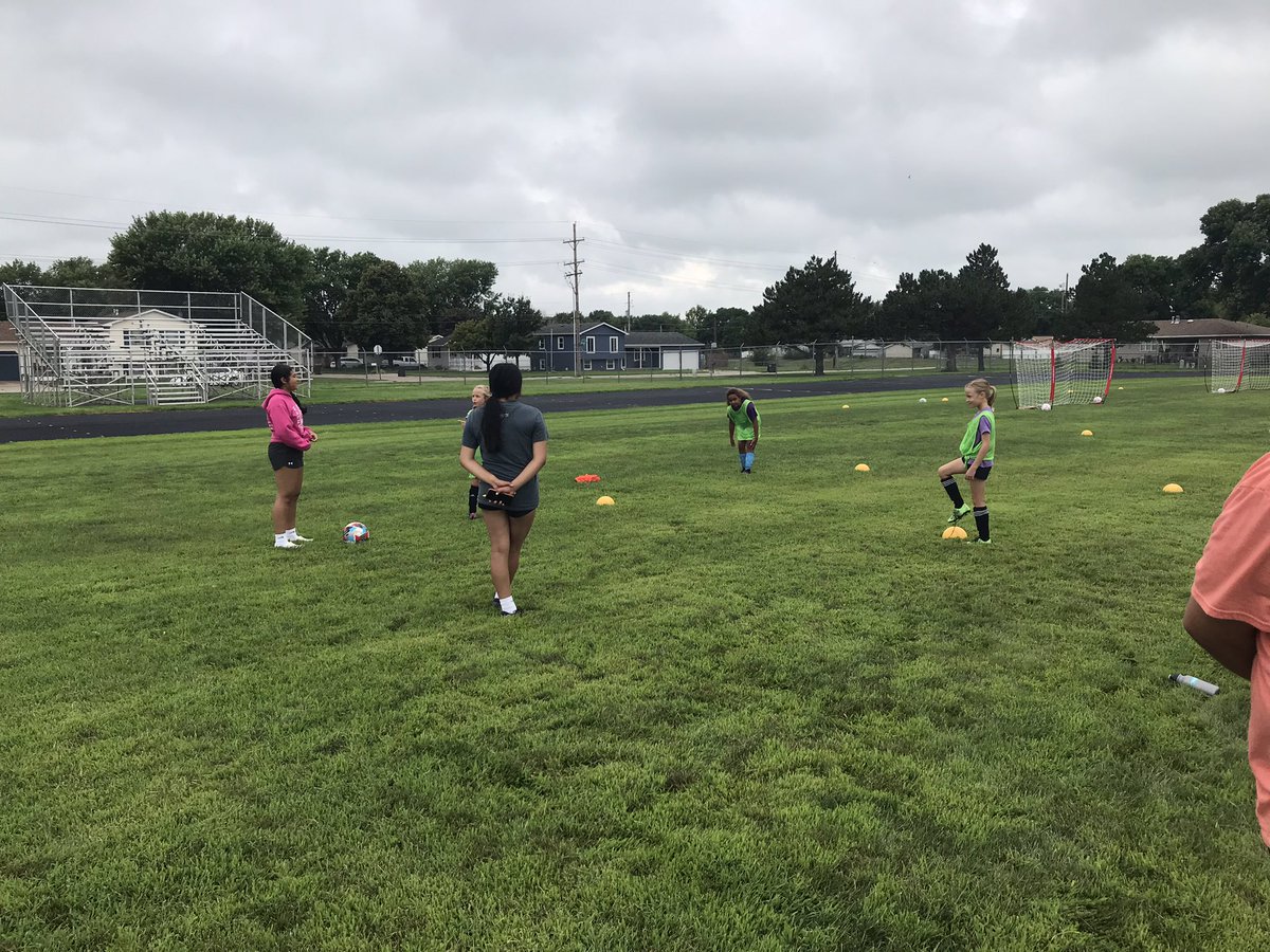 GIGirlsSoccer1's tweet image. Thank you to all the girls that participated in our youth soccer camp! Our girls had the opportunity to lead and teach the younger girls great fundamentals this summer. We had 1 rainy day but no better way to play soccer than under the rain! Thank you @WalnutMiddle #GOGI 🌴⚽️