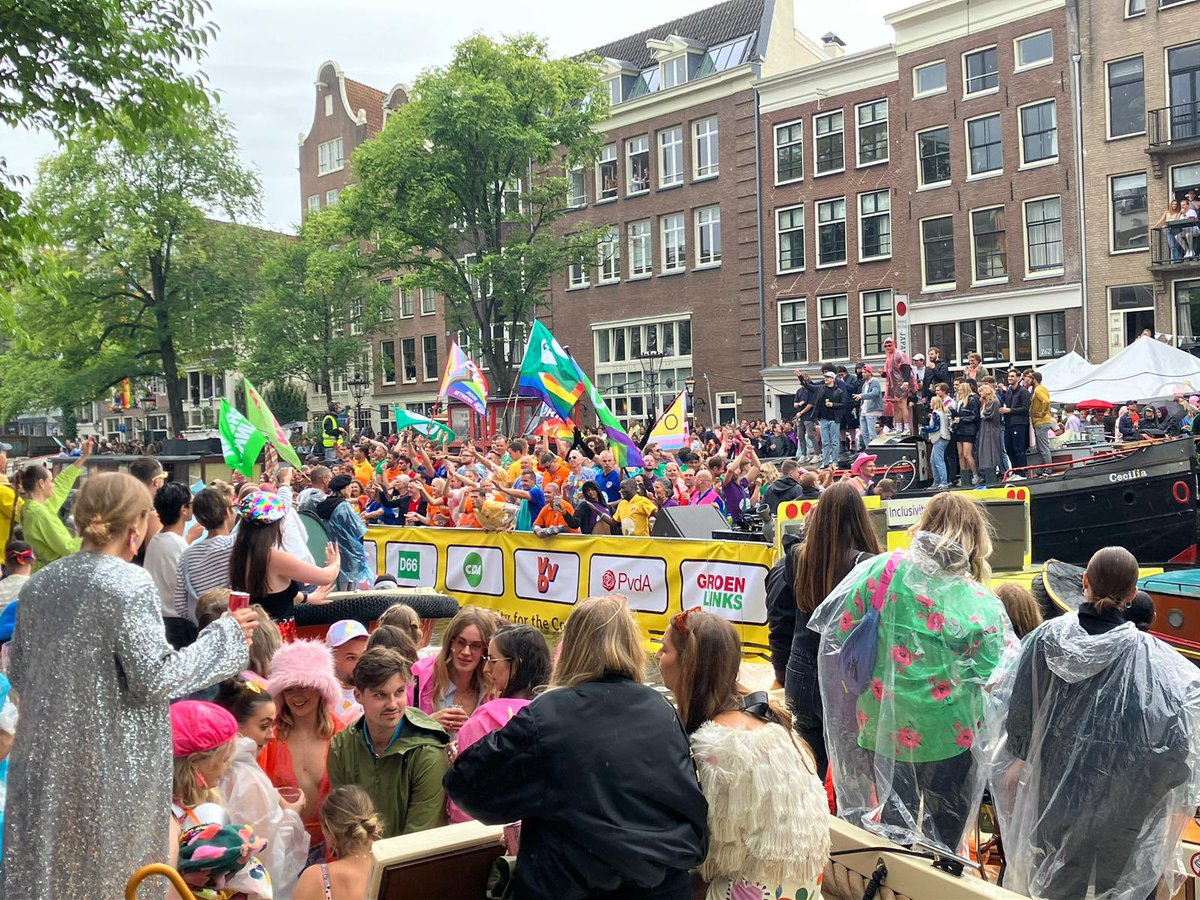 Happy Queer & Pride!💖🌈🏳️‍⚧️

#queerpride #prideamsterdam #prideisaprotest