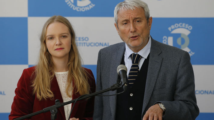 TarquinoPaspala's tweet image. Suprema declara admisible reclamos del oficialismo, por 5 capitulos q Republinazis quieren ingresar al texto final. Beatriz Hevia va a tener q dar explicaciones a la CS, todo esto será una prueba de fuego porque se confirmará q carece d conocimientos, es ignorante e ideologizada.