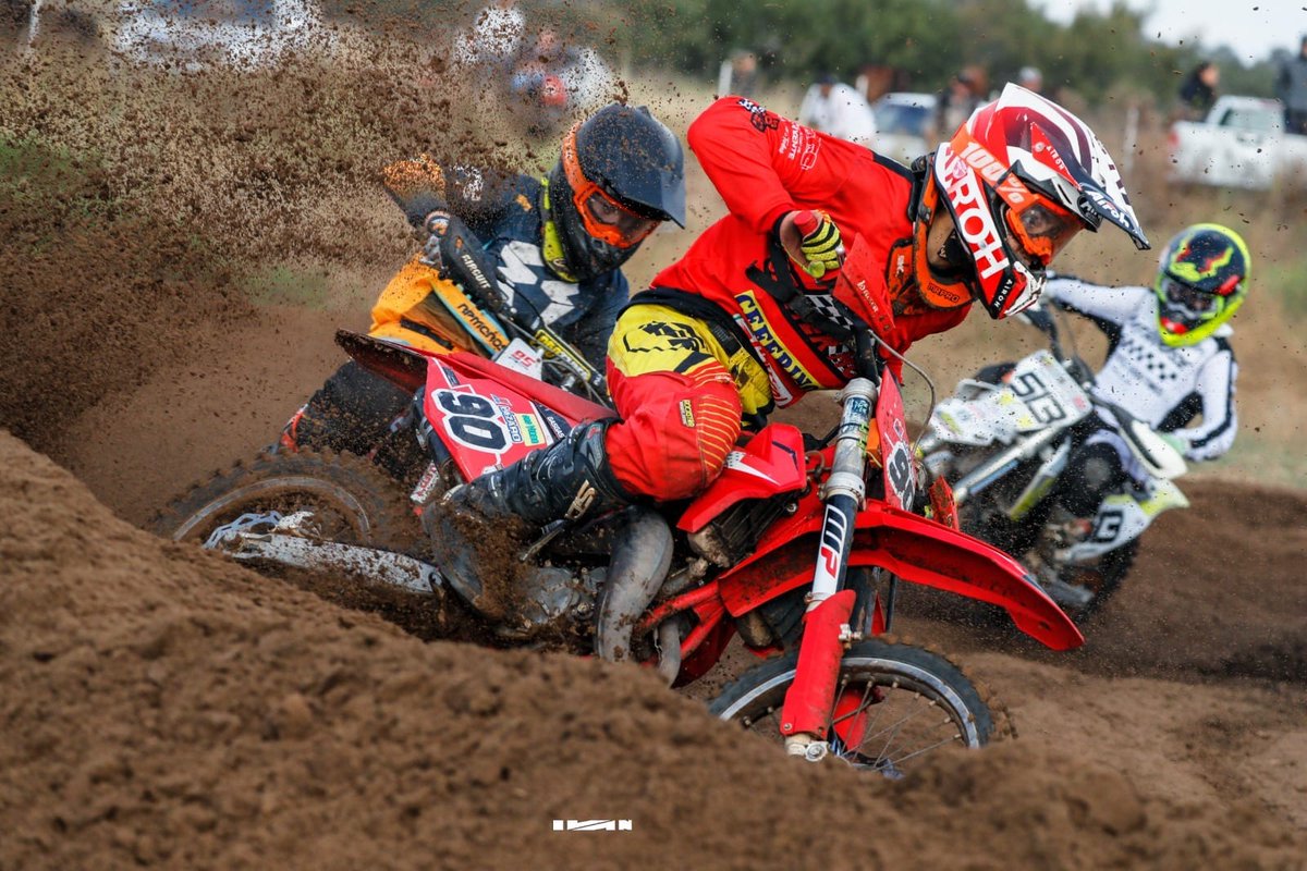 Lumpy Silvester tweet media