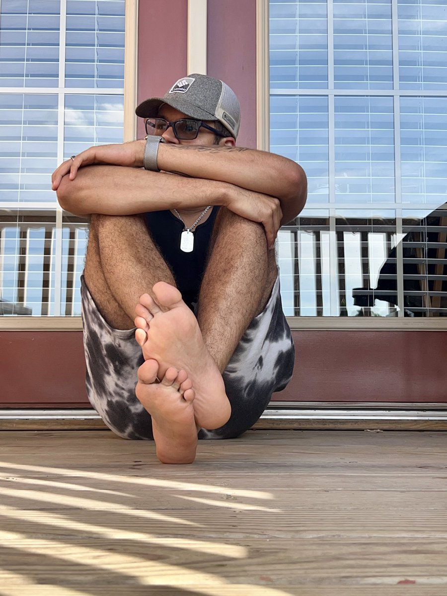 MixedBoyFeet99's tweet photo. Saturday Soles 🦶
#soles #SolesSoSoft #malefeet https://t.co/Q3V0jp3pGR