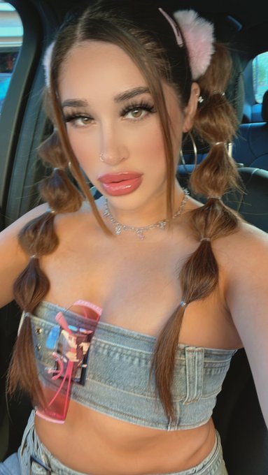 Did someone say SkeeYee? 😼 https://t.co/vTdl4LU6Yh