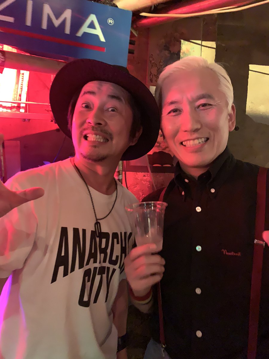 nevertrust_usc's tweet photo. 8.4. GARAPPACHI ＠鶯谷what's up

楽しすぎて
笑顔の写真しかない！

出演者全員プロフェッショナルでした！

NIGARAさん、最高の夜をありがとうございました✨

#garapacchi 
#鶯谷whatsup
#怒髪天
#oldickfoggy 
#leaners 
#gara
#nevertrust https://t.co/zlIuEARc8a