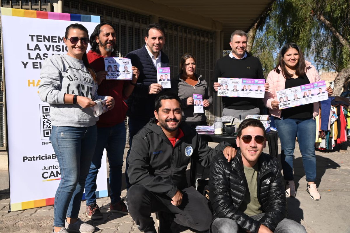 diegocostarelli's tweet photo. Con @TadeoGZ recorrimos distintos puntos fijos del departamento.
Conversamos con vecinos y militantes sobre las próximas elecciones nacionales #PASO y la necesidad de generar un cambio profundo en nuestro país. https://t.co/gmQfLJtWJZ