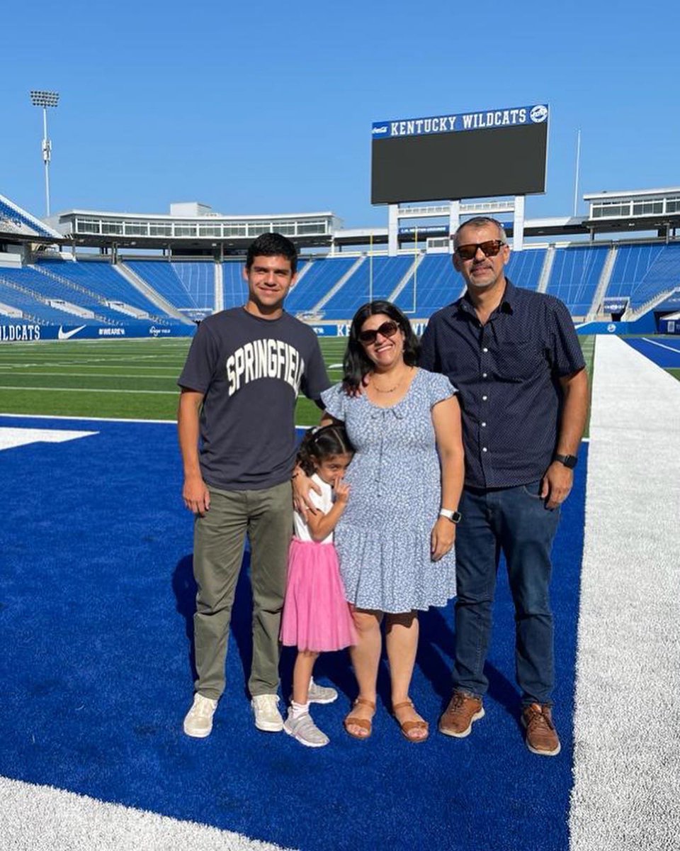 UKMensSoccer's tweet photo. Our newcomers have been moving and settling in all week. Check out some move-in flicks of Lucho, Silas and Alex! 📸

Welcome home! 🏠 (Is that a putting green we see? 👀⛳️)

#WeAreUK | #GBED https://t.co/cGL1wt6eVi