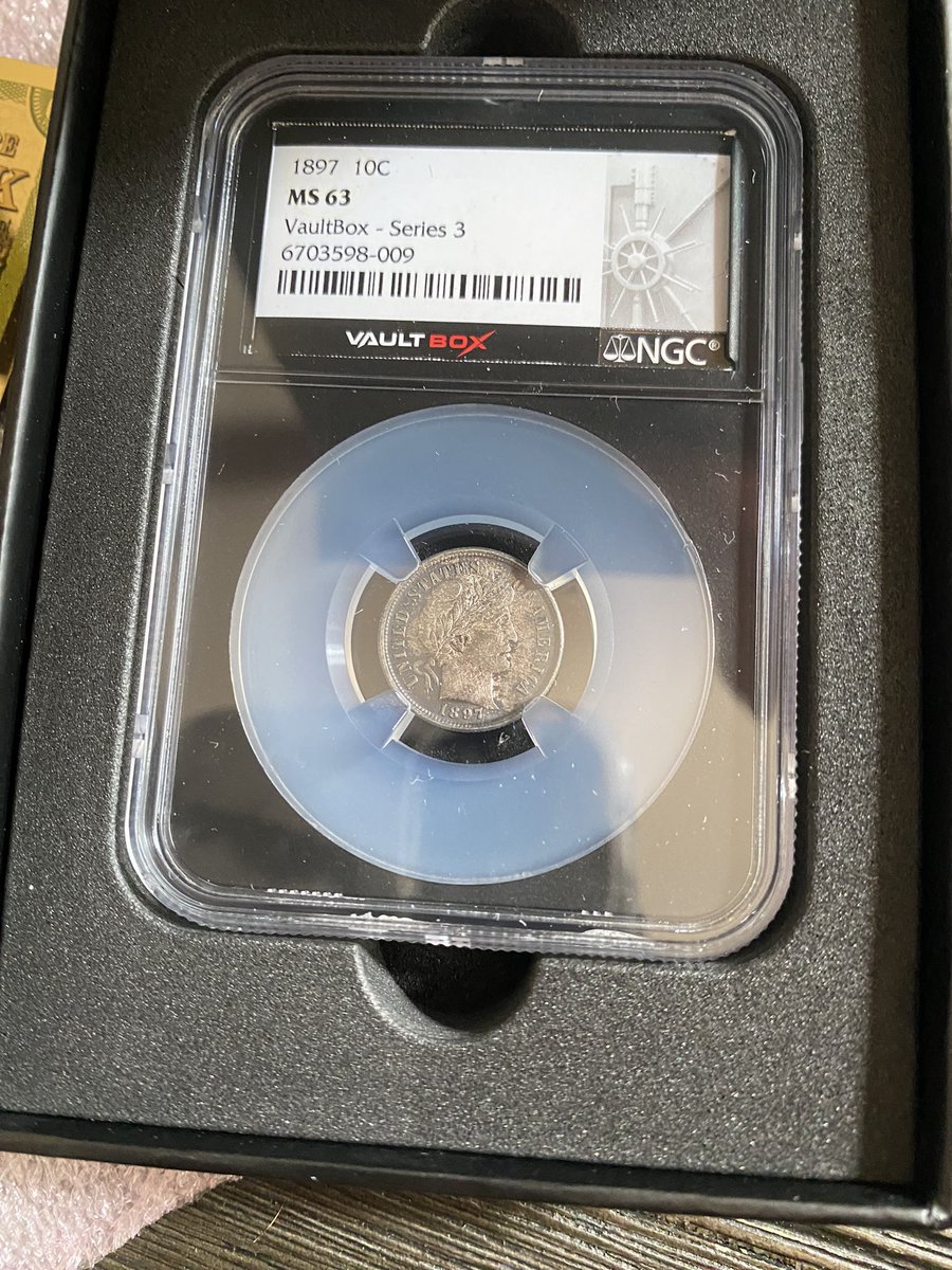 cxananas's tweet photo. I was so hoping to see the red core like Ben did @OldPuebloCoin But that didn’t happen 😂 #Saturdaynightcoinshow #VaultBox #coins https://t.co/uES47tAYTD