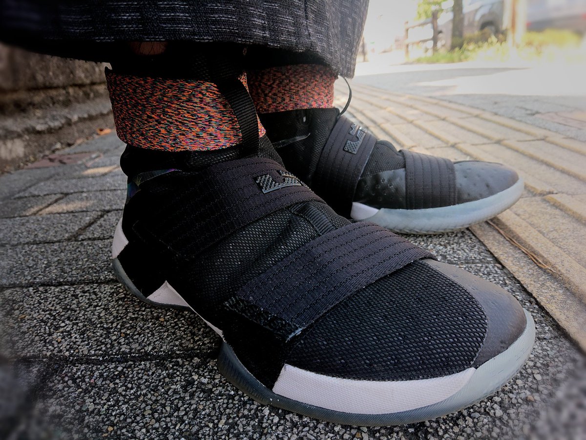 MARVINKICKS0603's tweet photo. NIKE
LEBRON SOLDIER 10
#バッシュを履いて外へ出よう
#バッシュを履いて外に出よう
#nike
#soldier10
#LeBronJames
#nba #kicks #sneaker #basketballshoes #shoes #basketball #バッシュ https://t.co/2Ckhu8uz6R