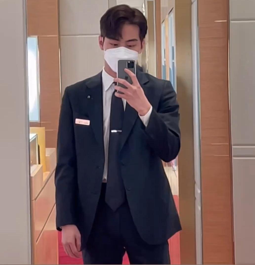 Sunshine and sunshine protector 🥺

#HisMan2