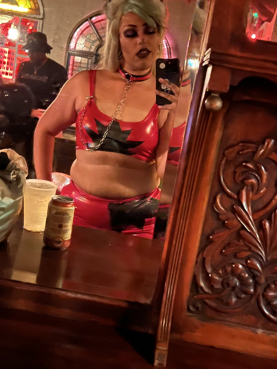 AstoriaAddams's tweet photo. I was so hot at the show last night. 

Literally and figuratively 🔥🔥🔥🔥 https://t.co/LOIfHGBJ8q