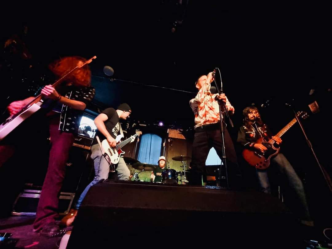 Earl Of Hell (@earlofhell1) on Twitter photo Rockin the <a href="/Star_GarterManc/">The Star and Garter</a> last weekend on tour with #volcanovaofficial
Shout out to our Eric's mingin starry shirt 🤔 🤩
📸 by #riffolutionpromotions
#heavyrock #fuzzrock #desertrock #livemusic #liverock #tour #bandontour #heavymusic #rockmusic #gigpic #gigphotography Rockin the <a href="/Star_GarterManc/">The Star and Garter</a> last weekend on tour with #volcanovaofficial
Shout out to our Eric's mingin starry shirt 🤔 🤩
📸 by #riffolutionpromotions
#heavyrock #fuzzrock #desertrock #livemusic #liverock #tour #bandontour #heavymusic #rockmusic #gigpic #gigphotography