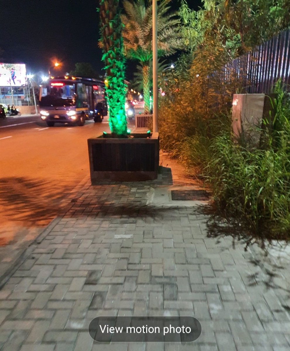 Ismail6943's tweet photo. Mi fennanee Bodhuthkurufnu magu  Thilamale Bridge masaiykaiy kuran bandhu kohfa vaa sarahadhu ga pavement mathin nuhingey varah gasthah boavefa nufennanee tho.
@MaleCitymv https://t.co/TOhkN7XUMu