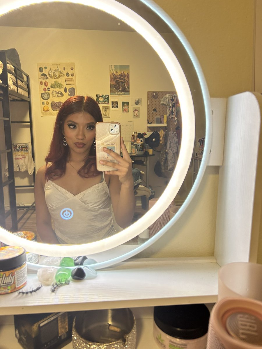 jocelynnnv's tweet photo. 🙈 https://t.co/OLCSJBmXgl