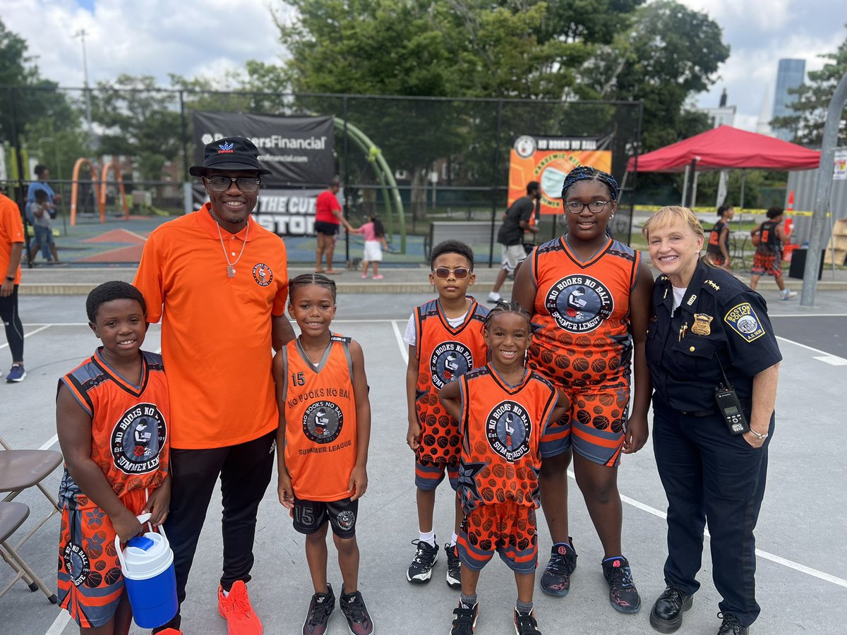 SuperBaston's tweet photo. Beautiful Saturday afternoon with the Deputy Kozmiski, recruit class #63-23 & our youth! #ouryouth #ourfuture #ournow πππ#buildingrelationships @Nobooksnoball https://t.co/7FwUzQmtQN