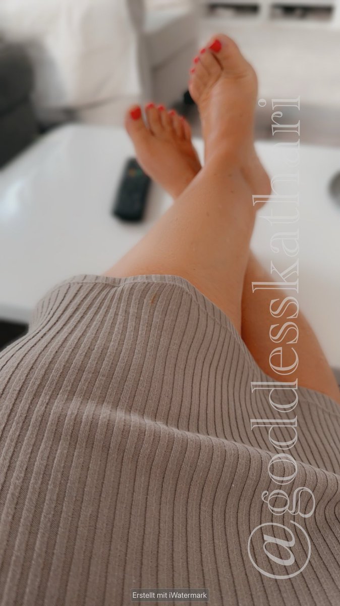 GoddessKathari's tweet photo. Noch ein bisschen entspannen, bevor ich mich fertig mache, denn ich gehe heute feiern  🥂🍾

Du willst virtuell dabei sein? Du willst ne Runde ausgeben? 

Dann mach dich bemerkbar 💸💸💸

Ansonsten bist du für mich nicht sichtbar 😈 Salute 🥂 https://t.co/nlNbxtdBMI
