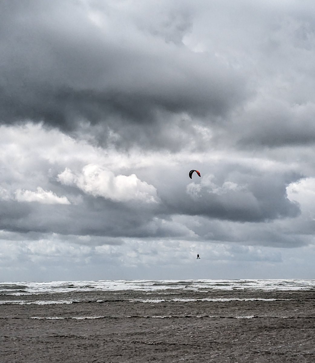 tkinsJamie's tweet image. Someone say there&apos;s a storm today?