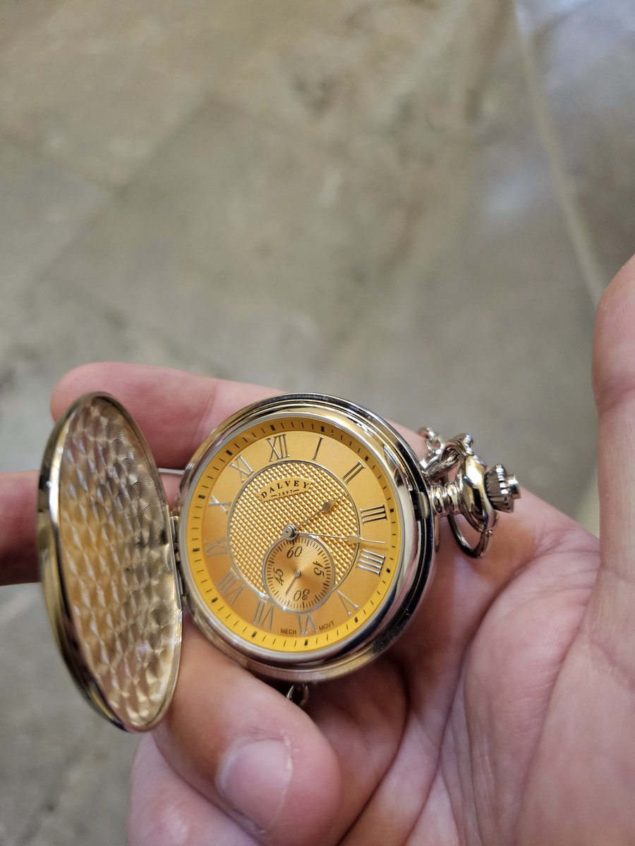 sniperpenguin's tweet image. Little different today... dressed up for a Wedding! #davey