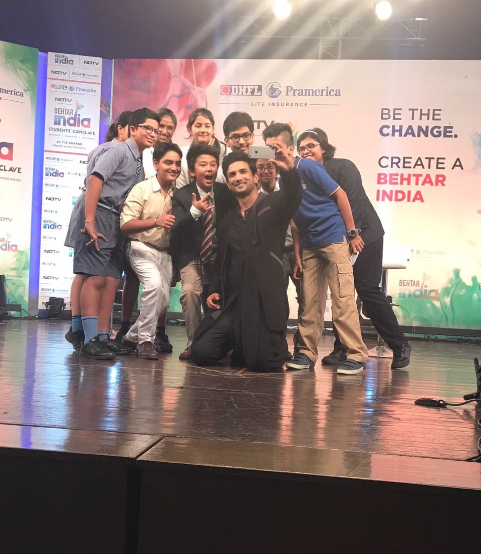 tandav29257392's tweet photo. A positive role model looks like this 👇

Sushant Walked D Talk
#SushantSinghRajput https://t.co/Po4bd0xRp6