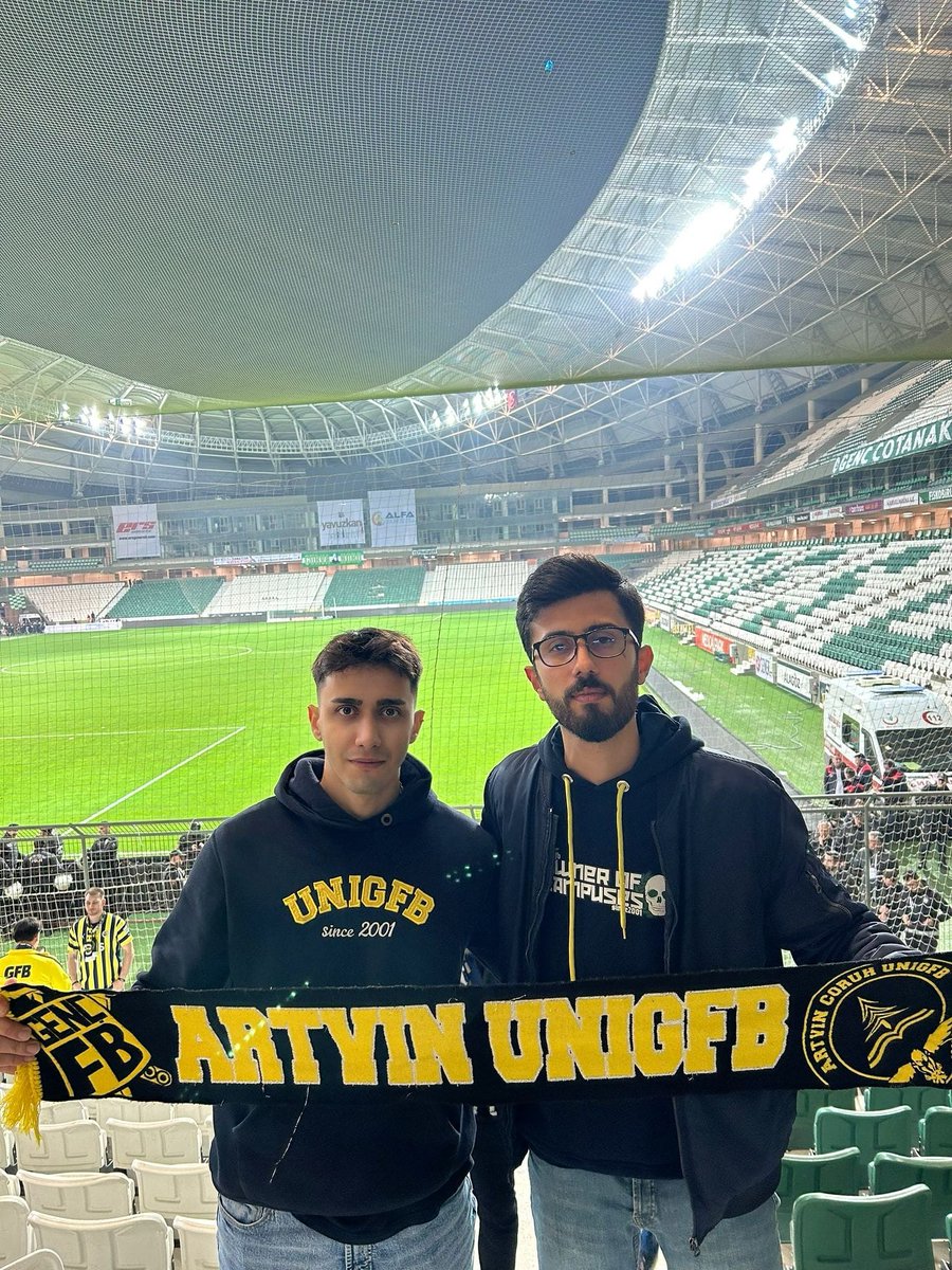 ArtvinUNIGFB's tweet photo. GÖREV DEĞİŞİMİ

2 yıl boyunca grubumuz başkanlığını sürdüren Resul ZEREN (@_zerenresul ) , görevini Ömer DEMİRBAŞ'a (@omeerdemirbas) devretmiştir. Resul Başkana verdiği emekler için sonsuz teşekkürlerimizi sunuyor, Ömer Başkana yeni görevinde başarılar diliyoruz. https://t.co/Xc0WGa5jii