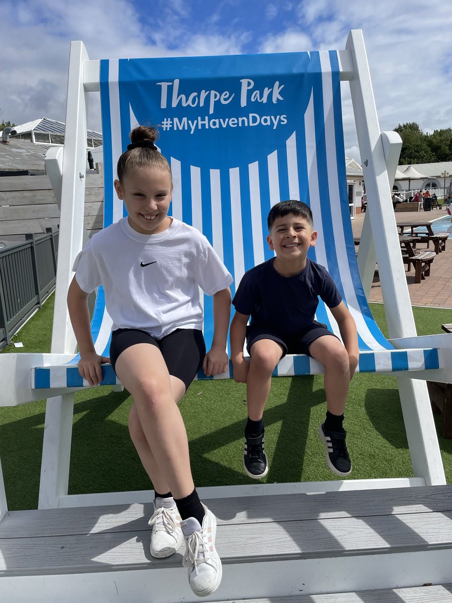 MsKeliris's tweet photo. Enjoyed our week away @haven. Kids had lots of fun and we got to make more memories together 🥰💗💙 #myworld #summerholidays #MyHavenDays #Cleethorpes #familyfun https://t.co/MWKVBe8fs9