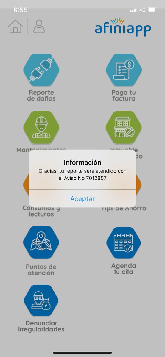 Mg_CarlosDlToro's tweet photo. @AfiniaGrupoEPM @JLastraFuscaldo @Superservicios dsd ayer 2 pm en la Urb Vallejo tres sectores no cuentan con luz, se hizo el reporte y aún no llegan, pero el recibo puntual y sino se cancela de una vienen a cortar el servicio @pulsodeltiempo2 https://t.co/bWqpQmjBaU