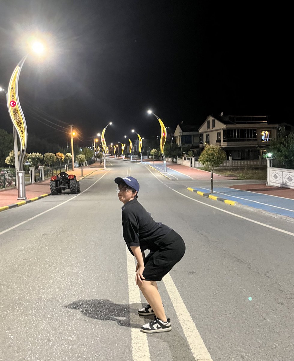 like idol, like fan

#TheBSelcaDay #DeobiSelcaDay #TBSD #TheBshotᵕ̈ #THEBOYZ <a href="/WE_THE_BOYZ/">THE BOYZ (더보이즈)</a>