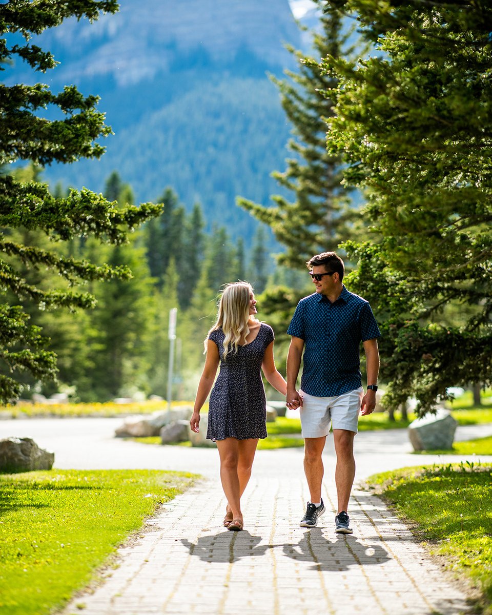 DeerLodge__LL's tweet photo. Long weekend vibes in Lake Louise! 🌲🌞 Embrace the mountain life, soak in the views, and let nature work its magic on your soul. Ready, set, relax! 😌🍃

👉 https://t.co/yllPyhVk2b

📸: @McritchiePhoto https://t.co/t2Fd46KbAE