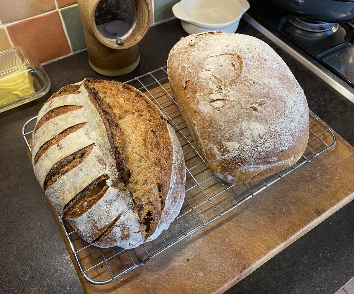 jezashberry's tweet image. It’s #bakingsaturday! Loaf 1: sourdough. Loaf 2: multigrain steamed tin. Both made with a variety of bin end flours left over in the cupboard, including malted grain, einkorn and spelt.
#bread #realbread #baking #realbaking #realbreadcampaign #sourdough