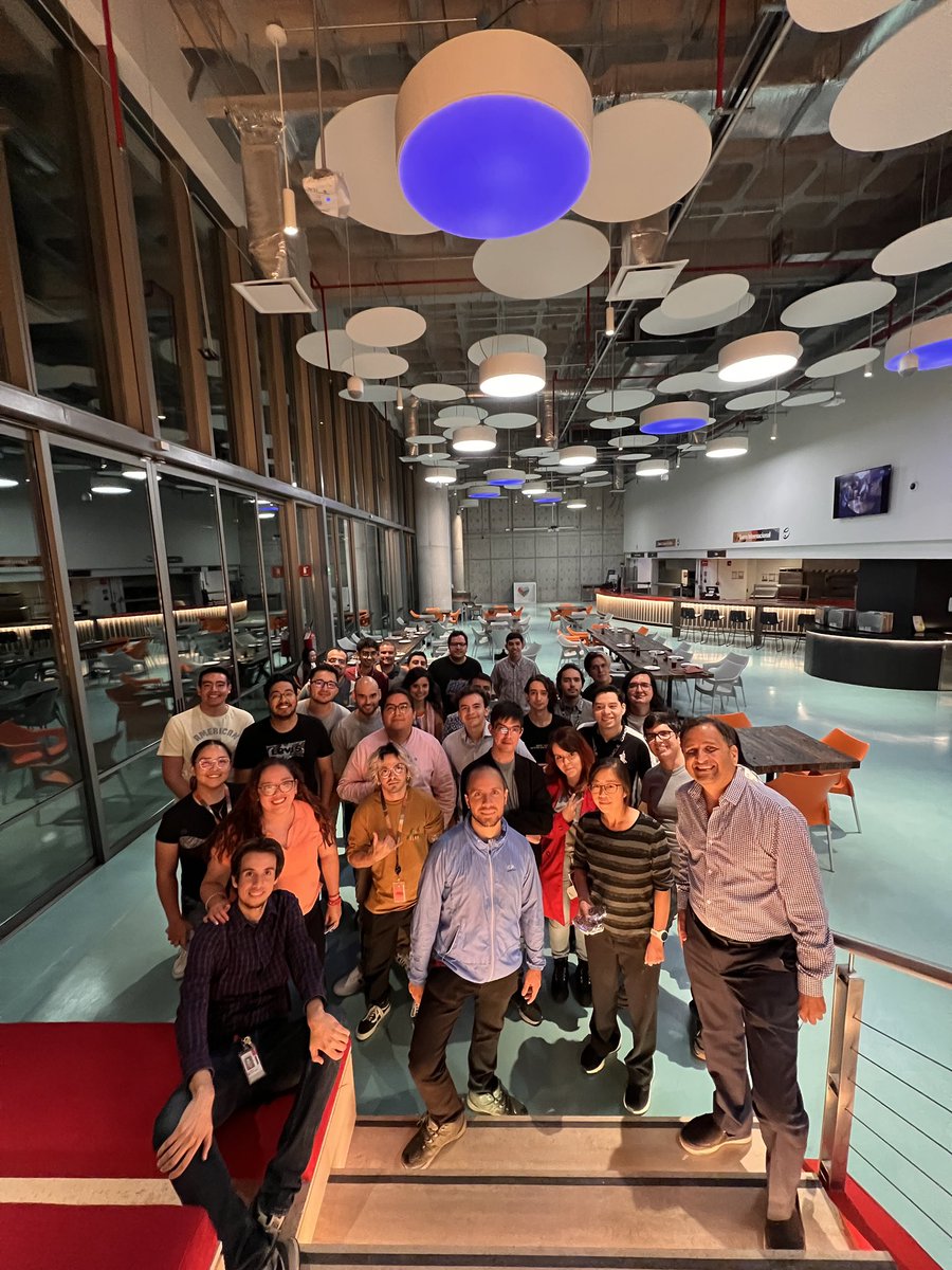 sandeshr's tweet photo. A good evening with the #OracleAHF team at  #Guadalajara #LatamTour2023 #Mexico @laouc @ramirogz @OracleDatabase https://t.co/lTVQoMFvTj