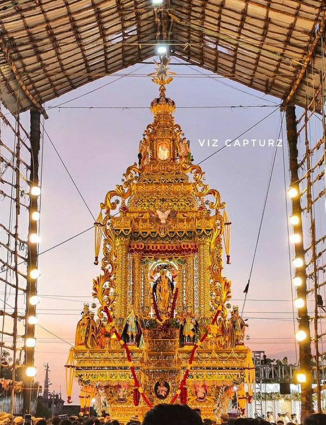 manicksiva20's tweet photo. #tuticorin 
#goldencarfestival #manick26 https://t.co/F9PrsfUrYW