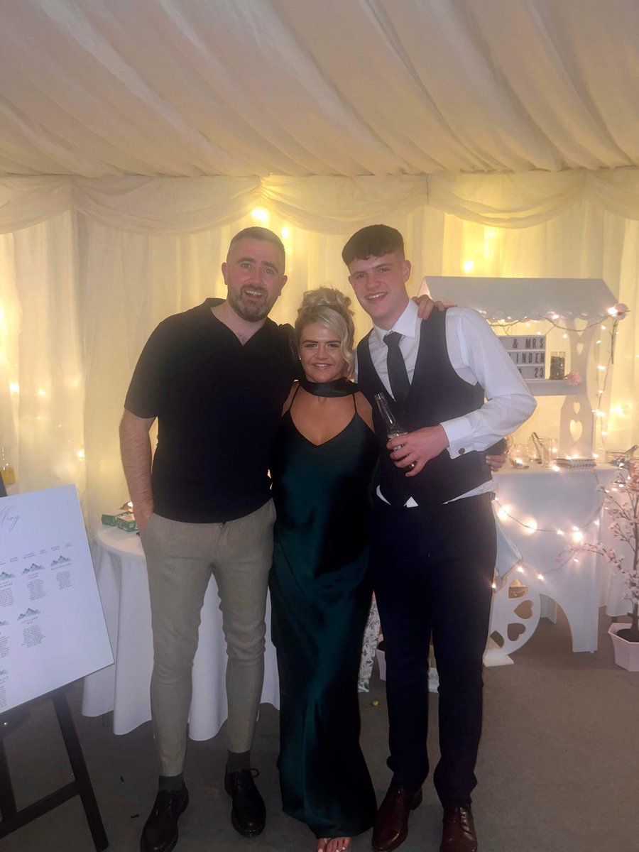 A rose between two thorns <a href="/dorney4/">Ruairi Doran</a> back at it with the 75 percents😭