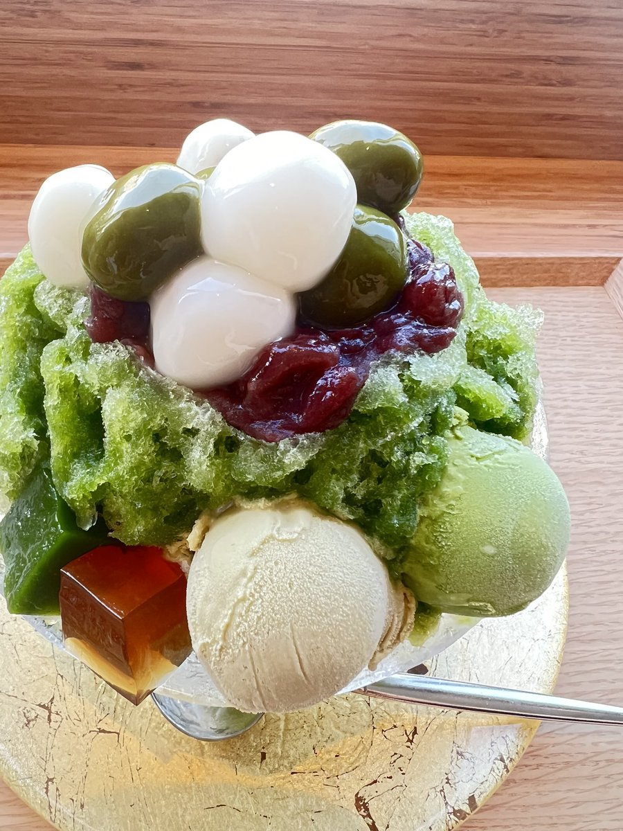 kunitaka37's tweet photo. 「メンテナンス」

暑い〜🥵
この暑さを乗り切るには
やっぱり、メンテナンスが大事☝️

足ツボ🦶で浮腫みをスッキリした後は、
クールダウン⁈のかき氷🍧白玉増量…ww

#茶寮都路里大丸東京店
#かき氷最強 https://t.co/PikG2MJIxV