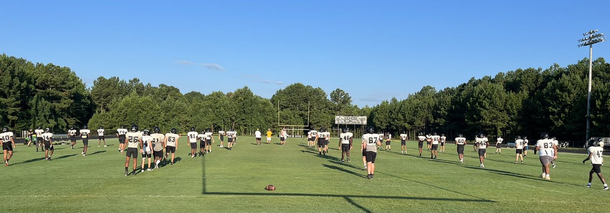 UCHSfb's tweet photo. Rise and Grind on a beautiful Saturday morning. #UCHome #ΤΣΒ https://t.co/8h4CK1ob36