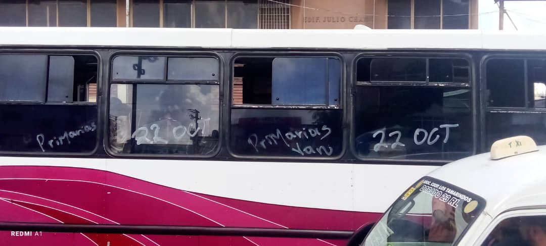 PUDApure25's tweet photo. Este #4agosto , se realizó una  actividad de calle en el municipio San Fernando del estado Apure.
conformada por todos los factores politicos, comprometidos con la eleccion primarias que se materializara el #22Oct.
Durante la  actividad se pudo hacer  volanteo de los  candidatos. https://t.co/xlAT5ZvT4f