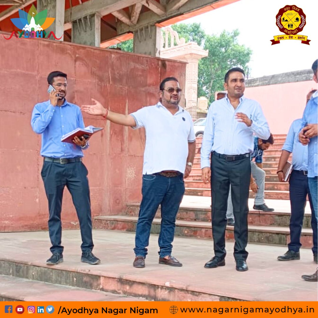 AyodhyaNgrNigam's tweet image. माननीय नगर आयुक्त महोदय श्री विशाल सिंह जी द्वारा चौधरी चरण सिंह घाट, क्वीन हो मेमोरियल पार्क व भजन संध्या स्थल सहित विभिन्न क्रियान्वित विकास योजनाओ का स्थलीय निरिक्षण किया। 
.
.
.
#inspection #iasvishalsingh