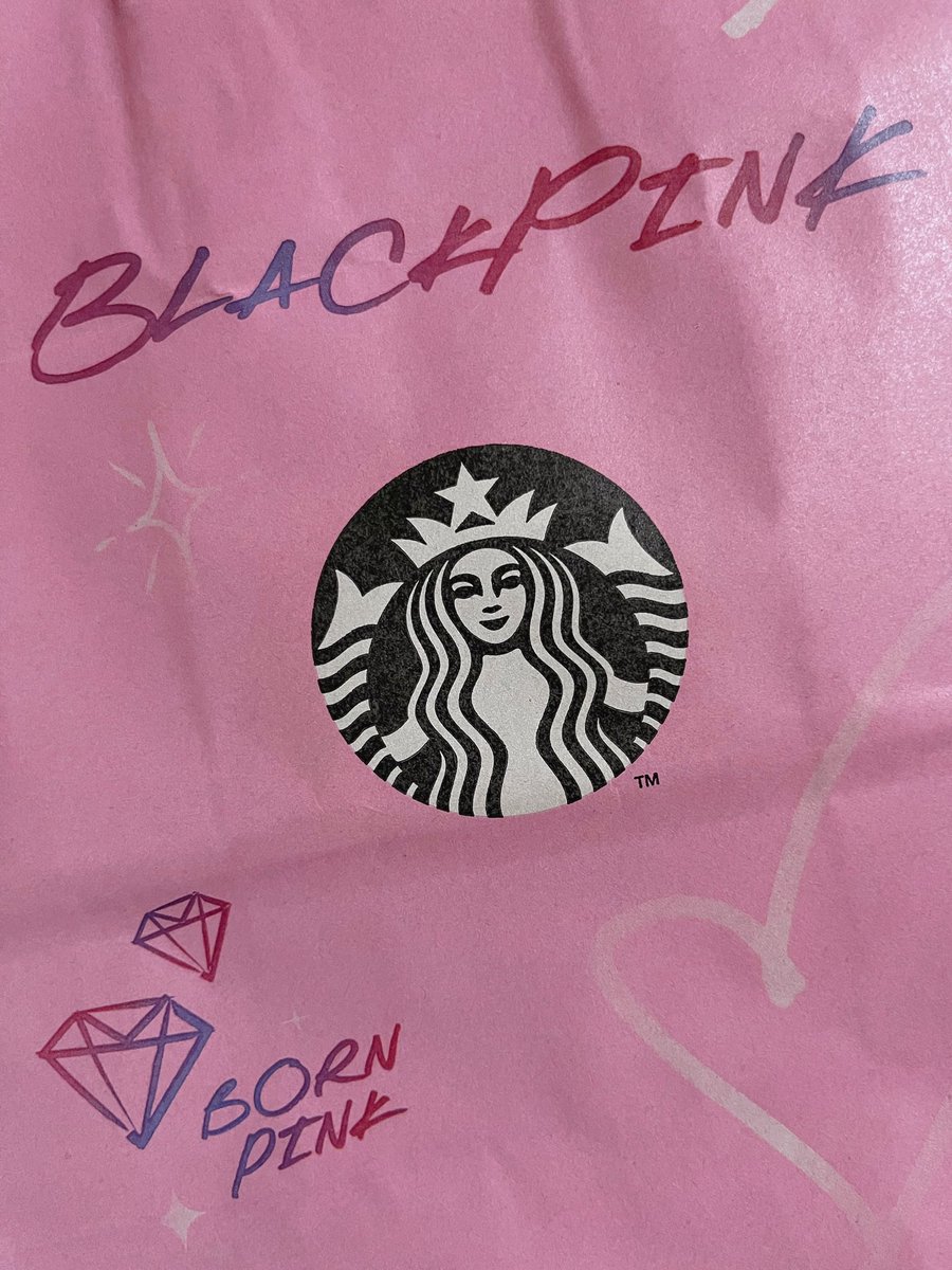 claudemtbg's tweet photo. BLACKPINK + Starbucks 💗 https://t.co/VwuL6Mdhvn