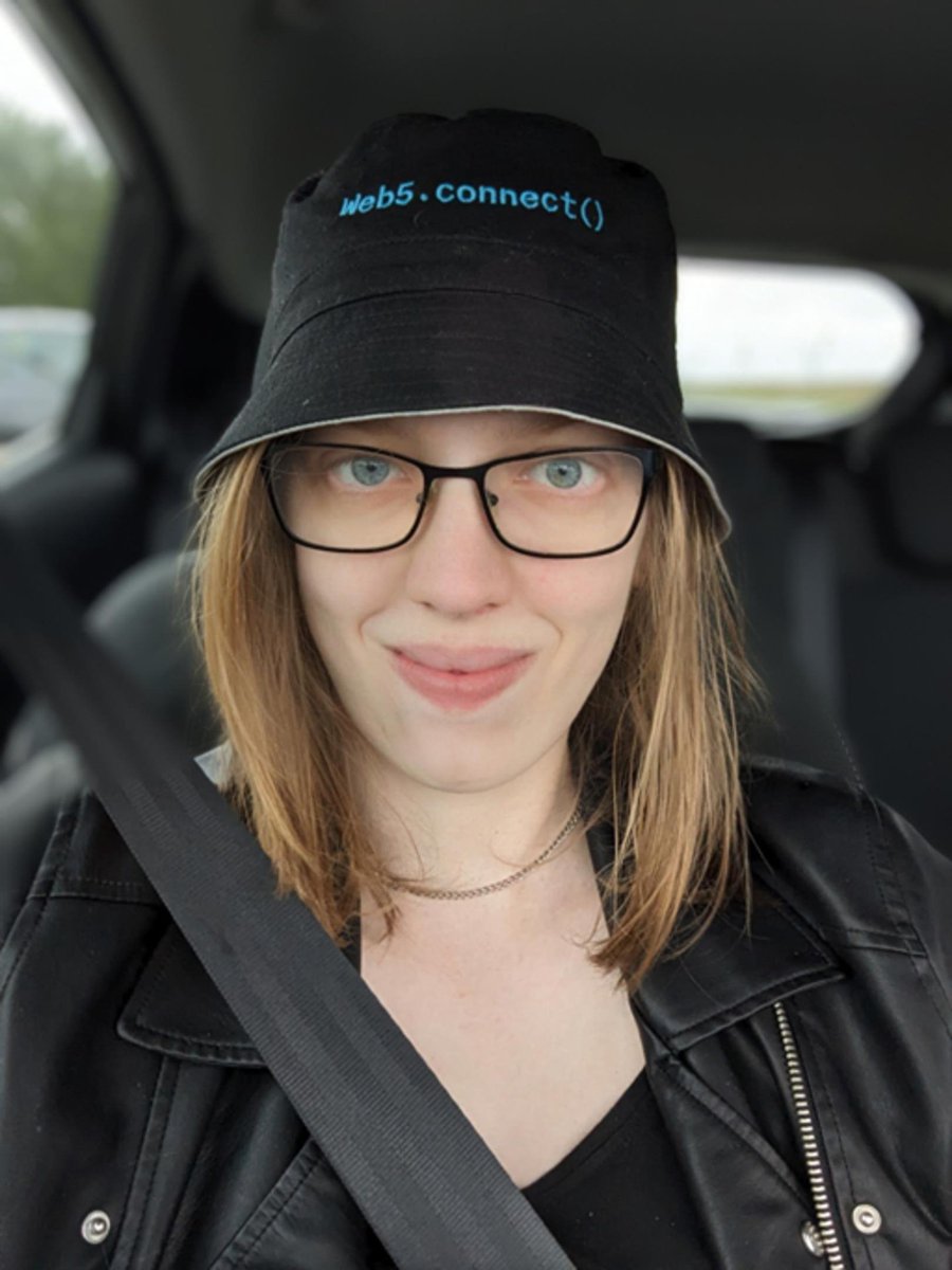 Lou Creemers tweet media