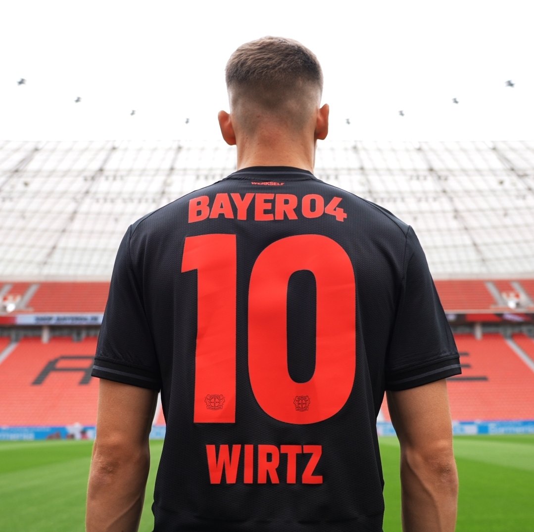 🚨 𝗢𝗙𝗜𝗖𝗜𝗔𝗟: Florian Wirtz é o novo camisa 10 do Bayer