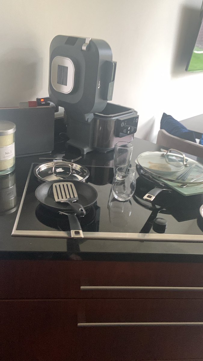 guys im so malewife material uwu