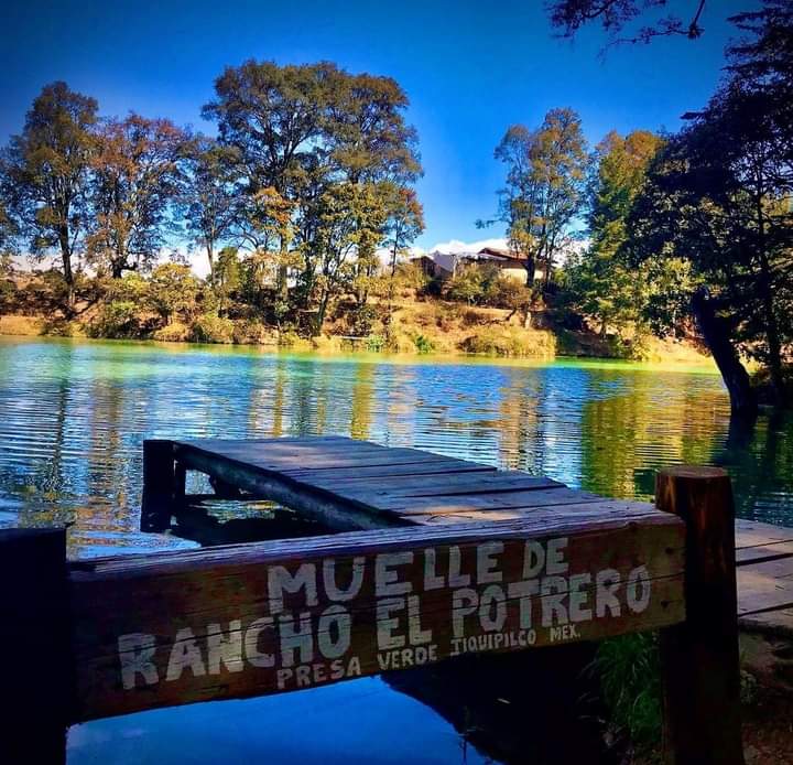 Les comparto un lugar mágico de nuestra naturaleza de manzana sexta para q visiten en familia este hermoso lugar la presa verdad..