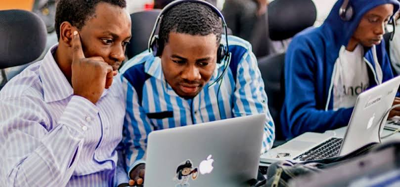 medalcoder's tweet image. 🌱 Just like a seed grows into a mighty tree, tech startups start small and evolve into industry giants. 

Patience, persistence, and a passion for innovation are the roots of this transformation. #StartupGrowth #EvolvingSuccess #medalcoder