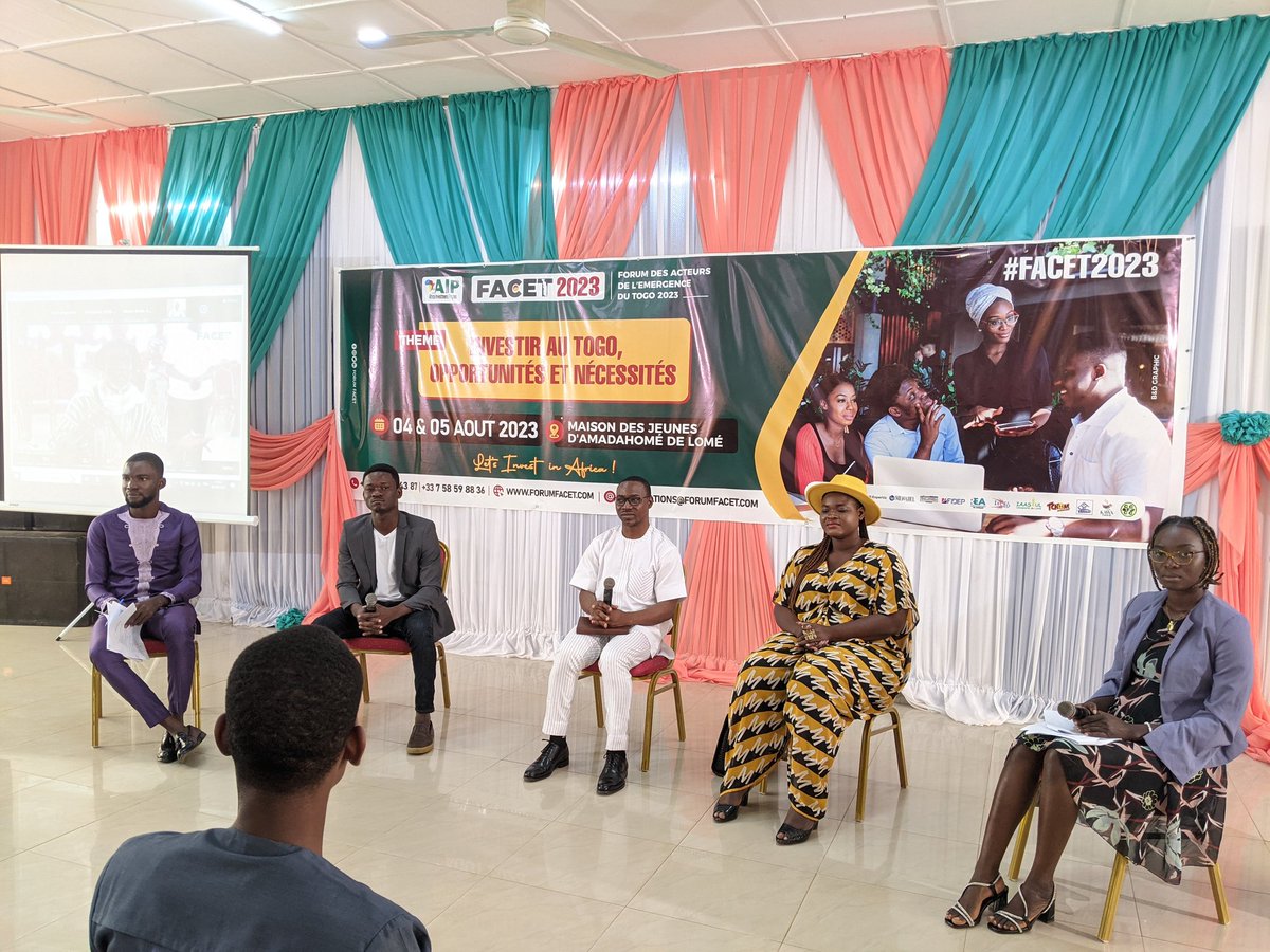 MiawoneneS's tweet photo. Panel: Investir au Togo, opportunités et nécessités.
Divers profils intéressants se sont réunis autour de ce thème pour en débattre et partager leur avis.
Mme @EApampa, M.@BemahGado et M.@sylolanlo. Pourquoi investir au Togo ?

#FACET2023
#hilexpertiz
1/5 https://t.co/wLAAeK8Izr