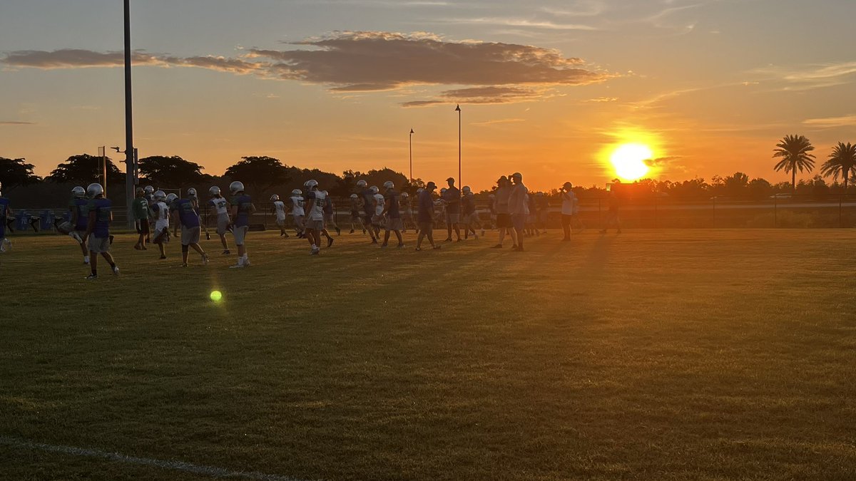 You gotta get up early to beat the heat!!! #FOOTBALLISBACK @BullSharksFB #HappySaturday