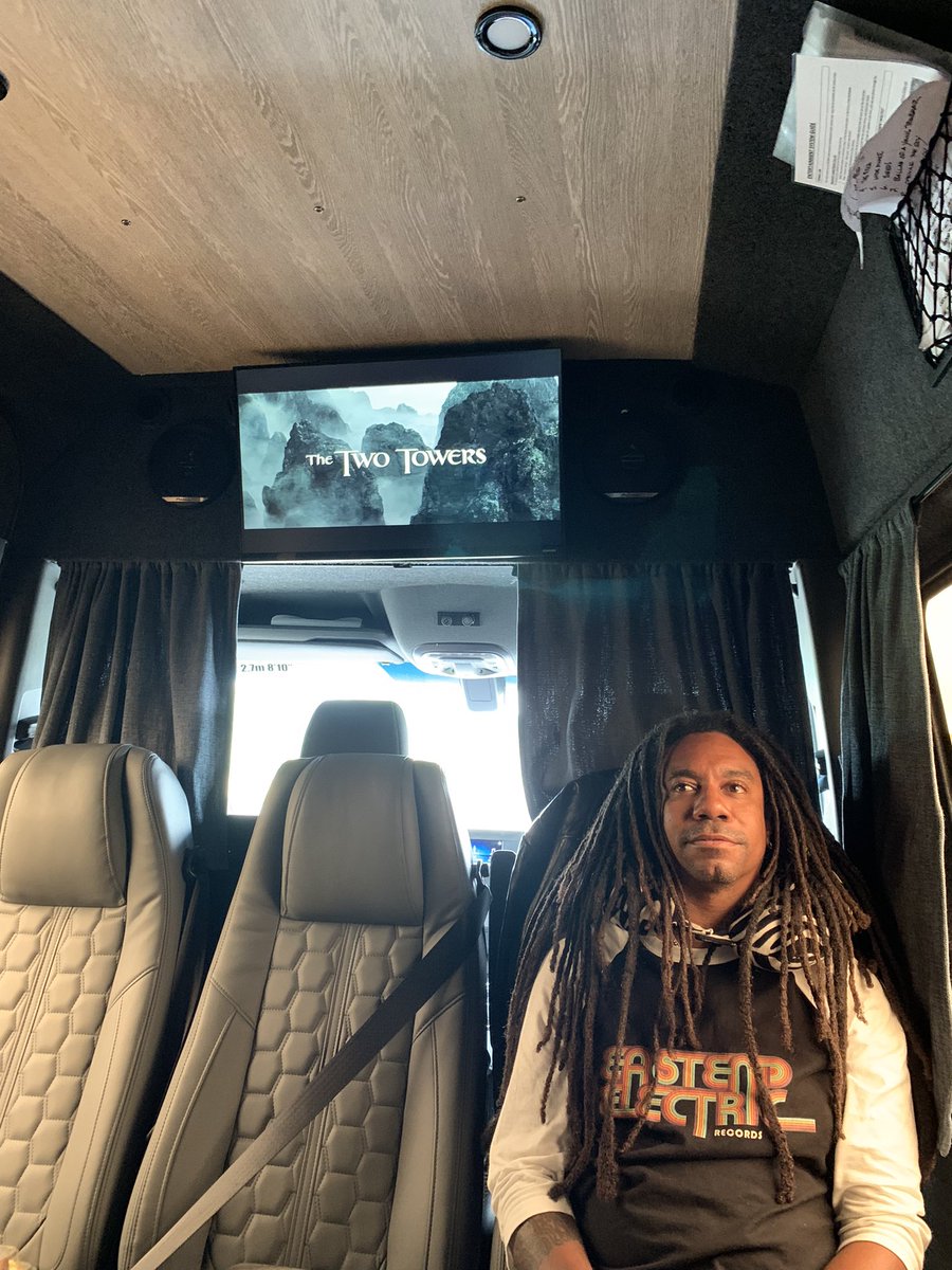 10hr drive to our next gig? Time for a LOTR marathon!!

Touring with epic musos who love Middle Earth almost, if not 𝓪𝓼 𝓶𝓾𝓬𝓱, as me makes me so happy 🤓

#TourLife #GetInTheBackOfTheVan #WhatsTatersPrecious
